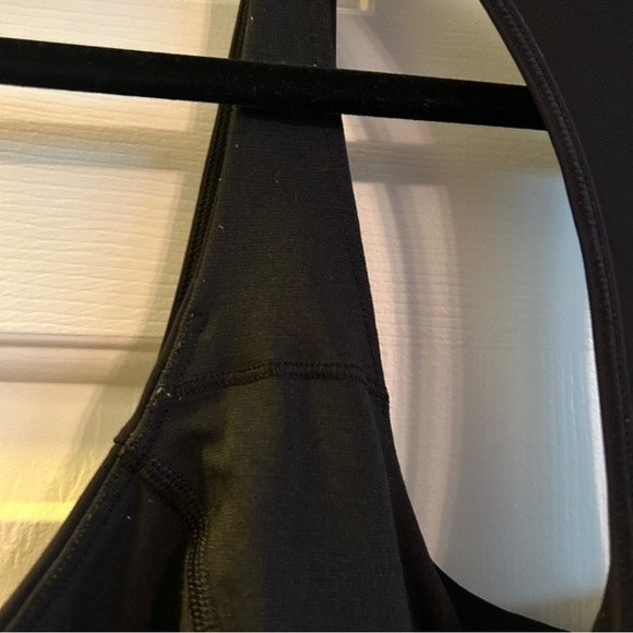 Lululemon Twist Around Tank Black 10 EUC - Picture 9 of 10